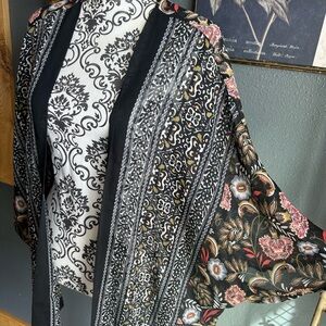 Christopher & Banks Multicolor Patterned Kimono